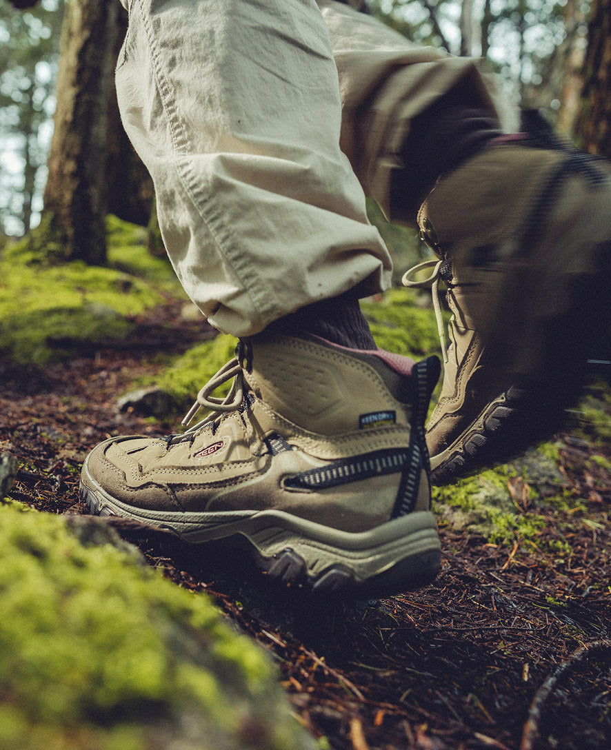 Women's Targhee IV Waterproof Hiking Boot Coyote/Peach Fuzz / Keen / Coyote/Peach Fuzz