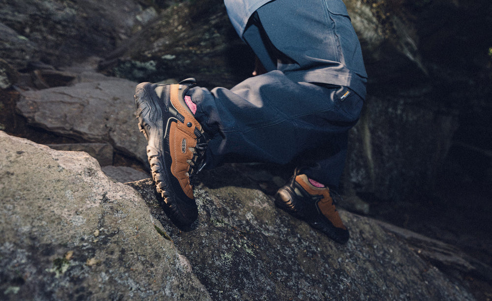 Men's Targhee IV Wide Waterproof Hiking Shoe Bison/Black / Keen / Bison/Black