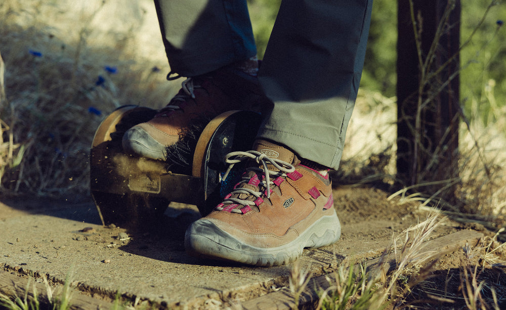Women's Targhee IV Waterproof Hiking Shoe Bison/Beaujolais / Keen / Bison/Beaujolais