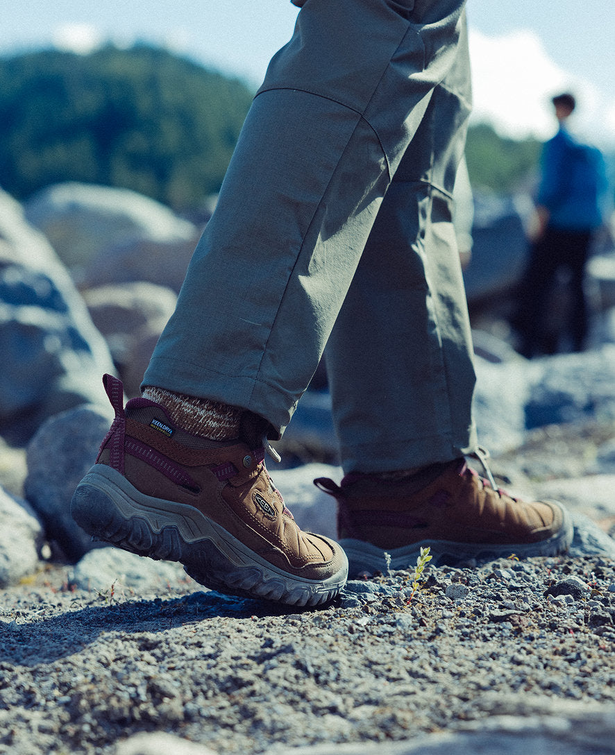 Women's Targhee IV Waterproof Hiking Shoe Bison/Beaujolais / Keen / Bison/Beaujolais
