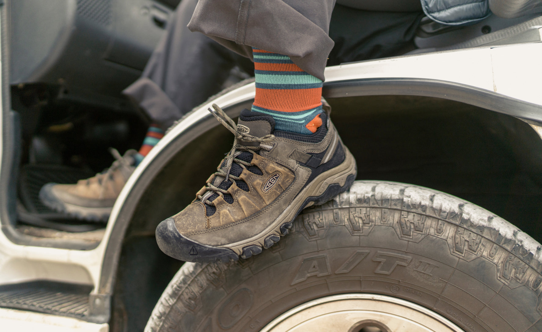 Men's Targhee III Waterproof Black Olive/Golden Brown / Keen / Black Olive/Golden Brown