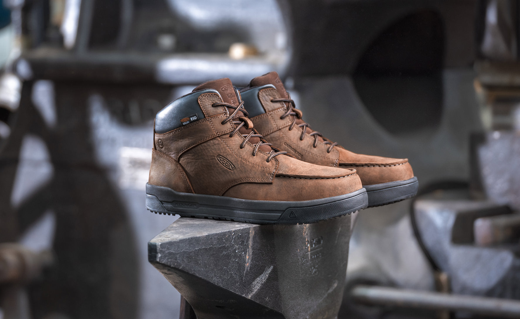 Men's Gibson ESD Boot (Carbon Toe) Cascade Brown/Black / Keen / Cascade Brown/Black
