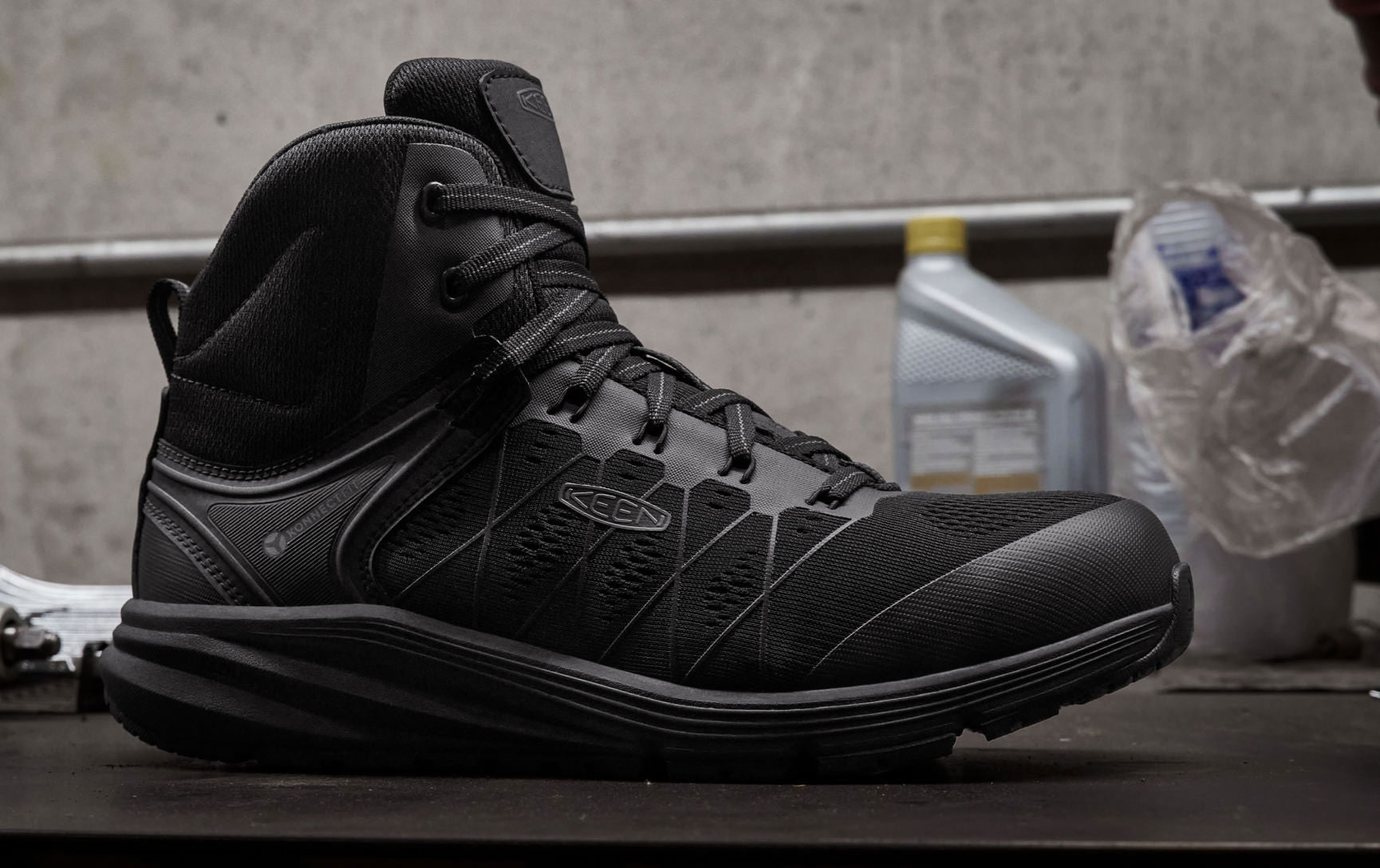 Men's Vista Energy Mid (Carbon Toe) Black/Raven / Keen / Black/Raven