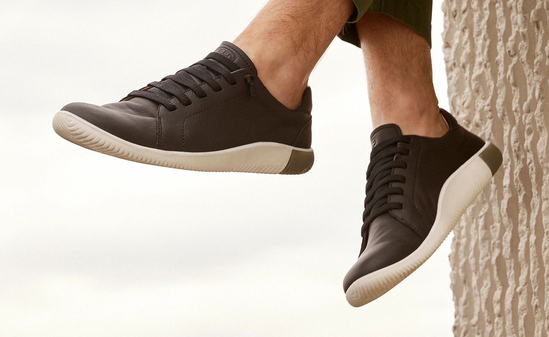 Men's KNX Leather Sneaker Black/Star White / Keen / Black/Star White