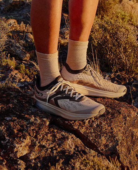 Men's Seek Trail Running Shoe Black/Sunset Sand / Keen / Black/Sunset Sand