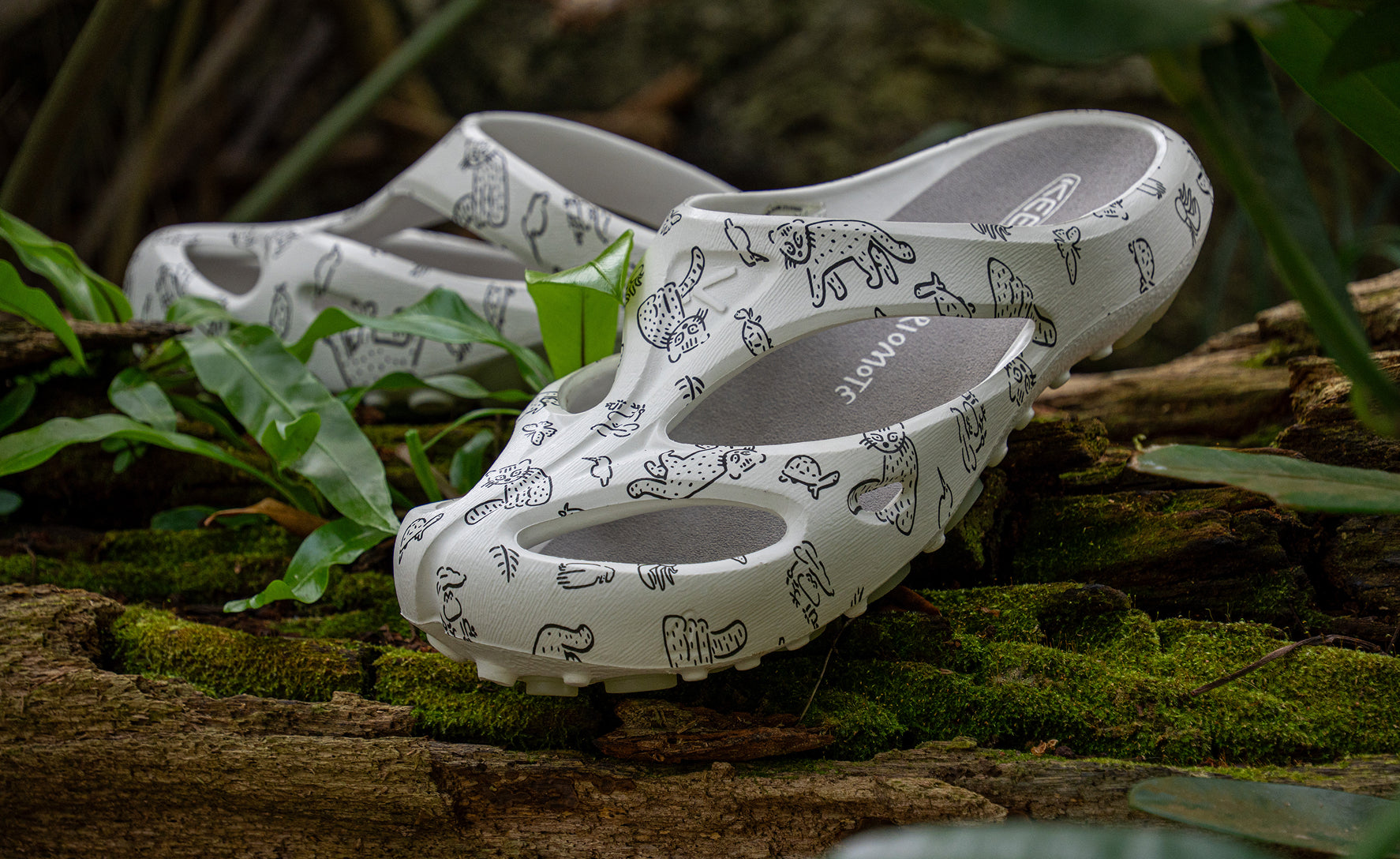 All Gender Shanti Arts Clog x Us 4 IRIOMOTE Us 4 Iriomote / Keen / Us 4 Iriomote