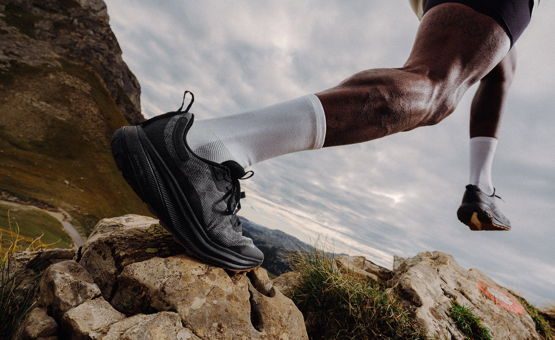 Men's Roam Trail Running Shoe Black/Black / Keen / Black/Black