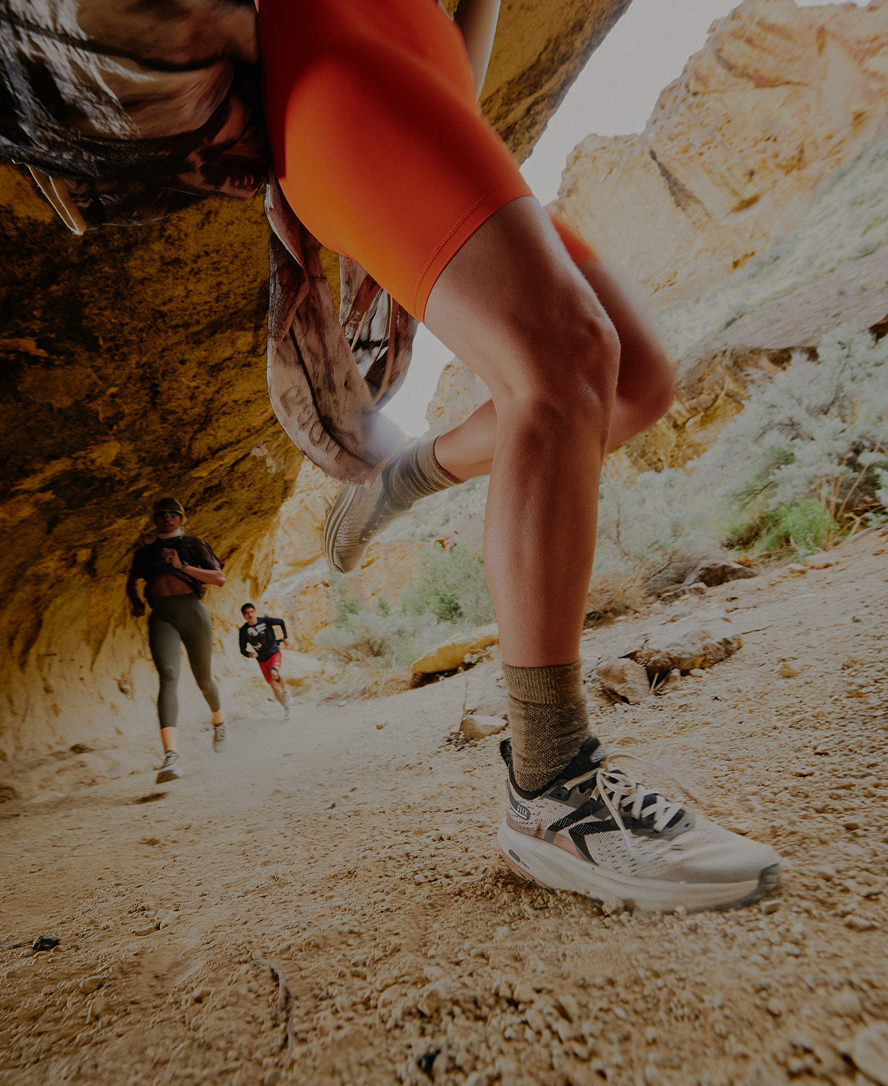 Women's Seek Trail Running Shoe Black/Sunset Sand / Keen / Black/Sunset Sand