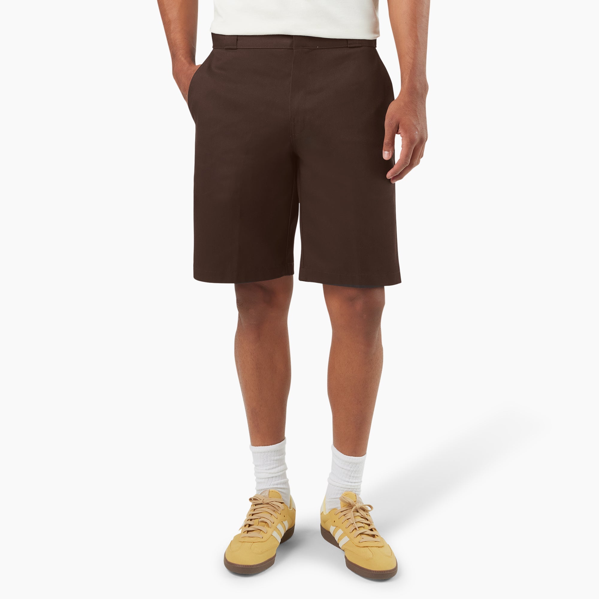 Dark Brown (0DB),28